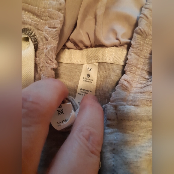 Lulu🍋 Hoodie, size 12 - Picture 8 of 15